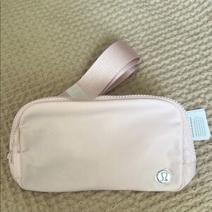 Lululemon Everywhere Belt Bag